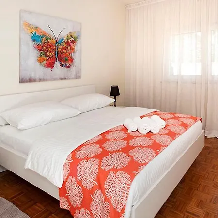 فيلة Mali Maj Sleeps 7 Pool Air Con Wifi بوريتش